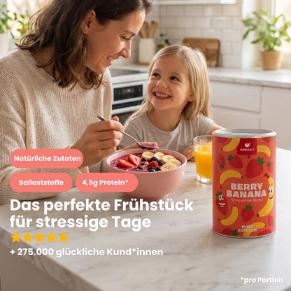 Mutter und Kind am Frühstückstisch mit Berry Banana Kids Bowl
