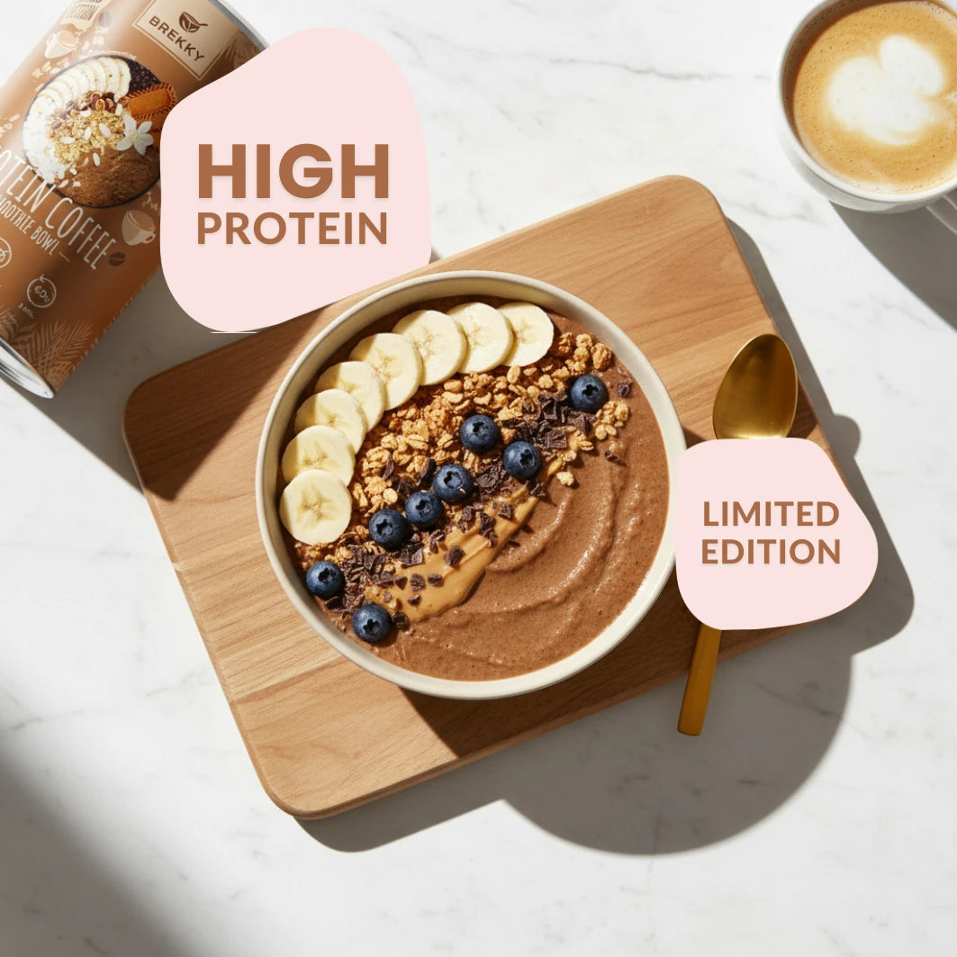 Protein Iced Coffee Bowl mit Banane und Heidelbeeren