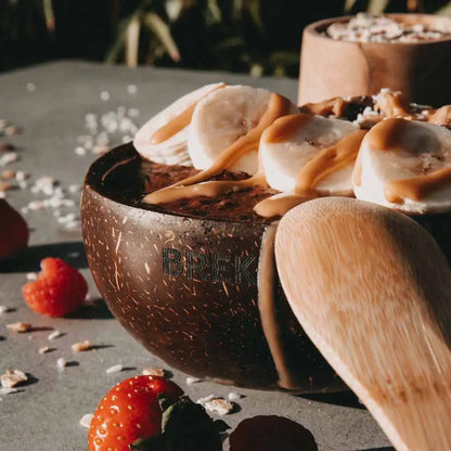 Brekky Bowl Smoothie Bowl mit Banane in Kokonuss Bowl